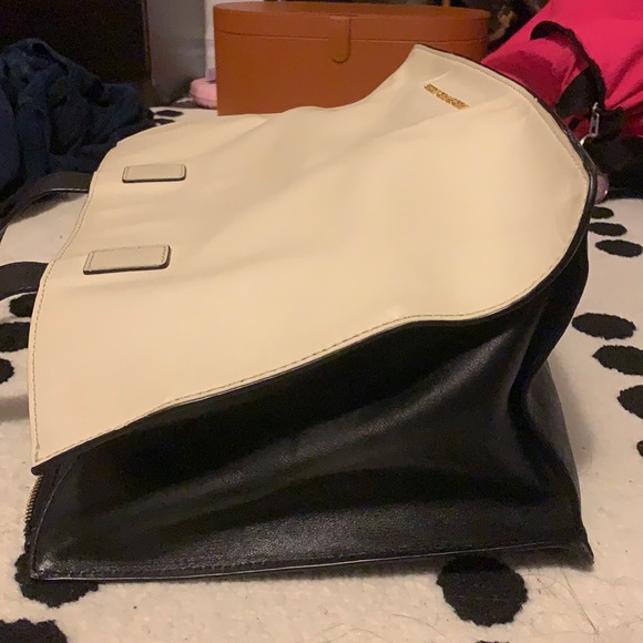 Authentic Marc by Marc Jacobs bag - Picture 7 of 14